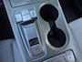 Hyundai Kona Electric EV Premium 64 kWh / SOH 100% / Dealer onderhouden / Head Up Display / CCS snelladen / Stuur- & Stoelverwarming / Warmtepomp / Achteruitrijcamera / Adaptief cruise control / Keyless Entry/Start / Apple Carplay Android Auto /