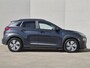 Hyundai Kona Electric EV Premium 64 kWh / SOH 100% / Dealer onderhouden / Head Up Display / CCS snelladen / Stuur- & Stoelverwarming / Warmtepomp / Achteruitrijcamera / Adaptief cruise control / Keyless Entry/Start / Apple Carplay Android Auto /