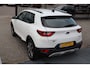 Kia Stonic 1.0 T-GDi DynamicLine Achteruitrijcamera/Apple carplay/Navigatie/Cruise control/DAB/Airco 2E PINKSTERDAG GEOPEND VAN 12:00 TOT 17:00 (ROTTERDAM&HELLEVOETSLUIS)