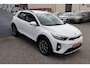 Kia Stonic 1.0 T-GDi DynamicLine Achteruitrijcamera/Apple carplay/Navigatie/Cruise control/DAB/Airco 2E PINKSTERDAG GEOPEND VAN 12:00 TOT 17:00 (ROTTERDAM&HELLEVOETSLUIS)