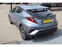 Toyota C-HR / C-HR+ 1.8 Hybrid Business Plus Stoelverwarming/Achteruitrijcamera/JBL Audio/Navigatie/DAB/Bluetooth/Climate control/18 inch Licht metaal 2E PINKSTERDAG GEOPEND VAN 12:00 TOT 17:00 (ROTTERDAM&HELLEVOETSLUIS)