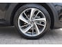 Kia Niro EV e-Niro DynamicPlusLine 64 kWh Dealeronderhouden! Achteruitrijcamera/Apple carplay/Adaptieve cruise control/Lane assist/Stoelverwarming/Stuurverwarming/DAB/Navigatie 2E PINKSTERDAG GEOPEND VAN 12:00 TOT 17:00 (ROTTERDAM&HELLEVOETSLUIS)