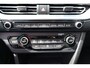 Kia Niro EV e-Niro DynamicPlusLine 64 kWh Dealeronderhouden! Achteruitrijcamera/Apple carplay/Adaptieve cruise control/Lane assist/Stoelverwarming/Stuurverwarming/DAB/Navigatie 2E PINKSTERDAG GEOPEND VAN 12:00 TOT 17:00 (ROTTERDAM&HELLEVOETSLUIS)