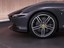 Ferrari Roma Spider 3.9 V8 |BTW|PPF|Grigio Scuro|360 camera|carbon int.|memory|Quilted seats|Apple Carplay|carbon stuur|20" lichtmetalen velgen|