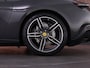 Ferrari Roma Spider 3.9 V8 |BTW|PPF|Grigio Scuro|360 camera|carbon int.|memory|Quilted seats|Apple Carplay|carbon stuur|20" lichtmetalen velgen|
