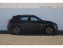 Lynk & Co 01 276PK Automaat Core / Adaptieve cruise control / Stoel - en stuurwielverarming / Parkeersensoren met camera / Apple carplay / Trekhaak / Metallic lak / 19" lichtmetalen velgen