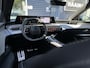 Peugeot e-5008 GT 73 kWh | Trekhaak | Parkeercamera/-sensoren | Elektrische kofferklep | Keyless Entry/Start | Stoelverwarming/-massage | Alcantara | Elektrische stoelen met geheugen | Climate Control |