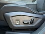Peugeot e-5008 GT 73 kWh | Trekhaak | Parkeercamera/-sensoren | Elektrische kofferklep | Keyless Entry/Start | Stoelverwarming/-massage | Alcantara | Elektrische stoelen met geheugen | Climate Control |