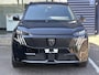 Peugeot e-5008 GT 73 kWh | Trekhaak | Parkeercamera/-sensoren | Elektrische kofferklep | Keyless Entry/Start | Stoelverwarming/-massage | Alcantara | Elektrische stoelen met geheugen | Climate Control |