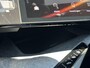 Peugeot e-5008 GT 73 kWh | Trekhaak | Parkeercamera/-sensoren | Elektrische kofferklep | Keyless Entry/Start | Stoelverwarming/-massage | Alcantara | Elektrische stoelen met geheugen | Climate Control |