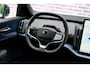 Volvo EX30 Single Motor Extended Range Plus 69 kWh | Stoel en Stuurverwarming | Adaptieve Cruise Control | BLIS | DAB+ | Keyless Entry | Parkeercamera |