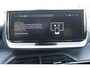 Peugeot 2008 1.2 100PK ALLURE | DRAADLOZE APPLE CARPLAY/ANDROID AUTO | PARKEERSENSOREN VOOR + ACHTER | CRUISE CONTROL | DAB+ RADIO | CLIMATE CONTROL | 17" LICHTMETALEN VELGEN |