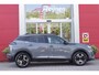 Peugeot 2008 1.2 100PK ALLURE | DRAADLOZE APPLE CARPLAY/ANDROID AUTO | PARKEERSENSOREN VOOR + ACHTER | CRUISE CONTROL | DAB+ RADIO | CLIMATE CONTROL | 17" LICHTMETALEN VELGEN |