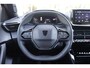 Peugeot 2008 1.2 100PK ALLURE | DRAADLOZE APPLE CARPLAY/ANDROID AUTO | PARKEERSENSOREN VOOR + ACHTER | CRUISE CONTROL | DAB+ RADIO | CLIMATE CONTROL | 17" LICHTMETALEN VELGEN |