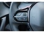 Peugeot 2008 1.2 100PK ALLURE | DRAADLOZE APPLE CARPLAY/ANDROID AUTO | PARKEERSENSOREN VOOR + ACHTER | CRUISE CONTROL | DAB+ RADIO | CLIMATE CONTROL | 17" LICHTMETALEN VELGEN |