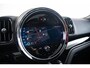 MINI Countryman 1.5 Cooper Panoramdak - Active Cruise Control - Driving/park Assistant - Harman Kardon - Achteruitrijcamera - Comfort acces - Elektrisch verwarmbare/verstelbare voorstoelen -
