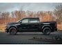 Dodge Ram 1500 Night Premium | Full Option | De Meest Luxe Pick-Up in zijn Klasse | Comfortabele Dubbele Cabine met Royale 5 Zitplaatsen | BPM vrij | Nu Leverbaar uit Voorraad | Voorraad Nr 2200 - 0886 | De specialist in Amerikaanse pick‑ups in Nederland en Europa.