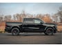 Dodge Ram 1500 Night Premium | Full Option | De Meest Luxe Pick-Up in zijn Klasse | Comfortabele Dubbele Cabine met Royale 5 Zitplaatsen | BPM vrij | Nu Leverbaar uit Voorraad | Voorraad Nr 2200 - 0886 | De specialist in Amerikaanse pick‑ups in Nederland en Europa.