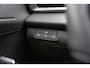 Volkswagen T-Roc 1.5 eTSI 150pk DSG R-Line First Edition | Panoramadak | Trekhaak | 20" Velgen | Harman Kardon