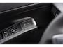 Volkswagen T-Roc 1.5 eTSI 150pk DSG R-Line First Edition | Panoramadak | Trekhaak | 20" Velgen | Harman Kardon