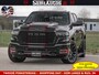 Dodge Ram NIGHT PREMIUM | 426PK | STRIPING | LUCHTVERING | HUD | PANO | 360 CAM | Full Option | LIMITED WHEELS | De Meest Luxe Pick-Up in zijn Klasse | Comfortabele Dubbele Cabine met Royale 5 Zitplaatsen | EERSTE EIGENAAR | SMOKE PACK | BOM VOL |