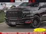 Dodge Ram NIGHT PREMIUM | 426PK | STRIPING | LUCHTVERING | HUD | PANO | 360 CAM | Full Option | LIMITED WHEELS | De Meest Luxe Pick-Up in zijn Klasse | Comfortabele Dubbele Cabine met Royale 5 Zitplaatsen | EERSTE EIGENAAR | SMOKE PACK | BOM VOL |