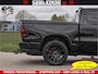 Dodge Ram NIGHT PREMIUM | 426PK | STRIPING | LUCHTVERING | HUD | PANO | 360 CAM | Full Option | LIMITED WHEELS | De Meest Luxe Pick-Up in zijn Klasse | Comfortabele Dubbele Cabine met Royale 5 Zitplaatsen | EERSTE EIGENAAR | SMOKE PACK | BOM VOL |
