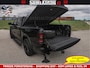 Dodge Ram NIGHT PREMIUM | 426PK | STRIPING | LUCHTVERING | HUD | PANO | 360 CAM | Full Option | LIMITED WHEELS | De Meest Luxe Pick-Up in zijn Klasse | Comfortabele Dubbele Cabine met Royale 5 Zitplaatsen | EERSTE EIGENAAR | SMOKE PACK | BOM VOL |
