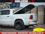Dodge Ram 1500 Limited Night | 5.7 V8 Hemi Full Option | LPG | Comfortabele Dubbele Cabine met Royale 5 Zitplaatsen | De Meest Luxe en Volle Pick-Up in zijn Klasse | BPM vrij | Nu Leverbaar uit Voorraad | Voorraad Nr v45lp