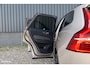 Volvo XC60 2.0 T6 Plug-in hybrid AWD Plus Dark Long Range | Zwenkbare trekhaak | Panorama dak | Adaptieve cruise | Memory | Blis |