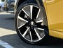 Peugeot e-208 EV GT Pack 50 kWh | Adaptive Cruise Control | Climate Control | Apple Carplay/Android Auto | Navigatie | Full LED | Alcantara | Parkeercamera/-sensoren | Keyless Entry/Start | Sfeerverlichting | DAB | Dealer onderhouden |