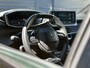 Peugeot e-208 EV GT Pack 50 kWh | Adaptive Cruise Control | Climate Control | Apple Carplay/Android Auto | Navigatie | Full LED | Alcantara | Parkeercamera/-sensoren | Keyless Entry/Start | Sfeerverlichting | DAB | Dealer onderhouden |