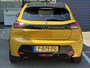 Peugeot e-208 EV GT Pack 50 kWh | Adaptive Cruise Control | Climate Control | Apple Carplay/Android Auto | Navigatie | Full LED | Alcantara | Parkeercamera/-sensoren | Keyless Entry/Start | Sfeerverlichting | DAB | Dealer onderhouden |