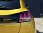 Peugeot e-208 EV GT Pack 50 kWh | Adaptive Cruise Control | Climate Control | Apple Carplay/Android Auto | Navigatie | Full LED | Alcantara | Parkeercamera/-sensoren | Keyless Entry/Start | Sfeerverlichting | DAB | Dealer onderhouden |