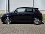 Suzuki Swift 1.2 Style Smart Hybrid / Sport Uitlaat / Dodehoekdetectie / Stoelverwarming / Achteruitrijcamera / Adaptieve Cruise Control / Navigatie / Apple Carplay / Android Auto /