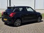 Suzuki Swift 1.2 Style Smart Hybrid / Sport Uitlaat / Dodehoekdetectie / Stoelverwarming / Achteruitrijcamera / Adaptieve Cruise Control / Navigatie / Apple Carplay / Android Auto /