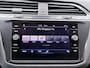 Volkswagen Tiguan 1.4 TSI eHybrid Life Automaat - Trekhaak - ACC - Navigatie - LED - Camera - Achterklep elektrisch - Climatronic