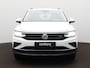 Volkswagen Tiguan 1.4 TSI eHybrid Life Automaat - Trekhaak - ACC - Navigatie - LED - Camera - Achterklep elektrisch - Climatronic