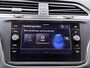 Volkswagen Tiguan 1.4 TSI eHybrid Life Automaat - Trekhaak - ACC - Navigatie - LED - Camera - Achterklep elektrisch - Climatronic