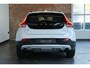 Volvo V40 Cross Country T3 Automaat Edition+ | Afneembare trekhaak | Stoelverwarming | Navigatie | Volvo on Call | Climate control | Parkeersensoren achter | High performance audio | Dealeronderhouden