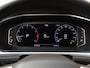 Volkswagen T-Roc 1.5 TSI Life Business 150 pk DSG | Climate control | Achteruitrijcamera | 18" Lichtmetalen velgen | Trekhaak | Navi via App-Connect |