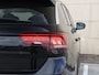 Volkswagen T-Roc 1.5 TSI Life Business 150 pk DSG | Climate control | Achteruitrijcamera | 18" Lichtmetalen velgen | Trekhaak | Navi via App-Connect |