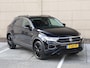 Volkswagen T-Roc 1.5 TSI Life Business 150 pk DSG | Climate control | Achteruitrijcamera | 18" Lichtmetalen velgen | Trekhaak | Navi via App-Connect |