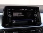 Volkswagen T-Roc 1.5 TSI Life Business 150 pk DSG | Climate control | Achteruitrijcamera | 18" Lichtmetalen velgen | Trekhaak | Navi via App-Connect |