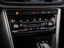 Volkswagen T-Roc 1.5 TSI Life Business 150 pk DSG | Climate control | Achteruitrijcamera | 18" Lichtmetalen velgen | Trekhaak | Navi via App-Connect |