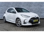 Toyota Yaris 1.5 Hybrid Executive | Panoramadak | JBL Audio | Achteruitrijcamera | Keyless Entry | Parkeersensoren | Navigatie | Apple Carplay | Android Auto | Lichtmetalen Velgen 17 inch