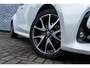 Toyota Yaris 1.5 Hybrid Executive | Panoramadak | JBL Audio | Achteruitrijcamera | Keyless Entry | Parkeersensoren | Navigatie | Apple Carplay | Android Auto | Lichtmetalen Velgen 17 inch