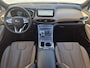 Hyundai Santa Fe 1.6 T-GDI PHEV Premium Plus Sky Automaat 5P. / Fabrieksgarantie tot 11-2027 / Trekhaak afneembaar / Dealer onderhouden / Trekgewicht 1.350 kg / head-up display / Panorama schuifdak / Stuur-, stoel- en achterbankverwarming / Apple Carplay Android / Rondomzicht camera /