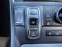 Hyundai Santa Fe 1.6 T-GDI PHEV Premium Plus Sky Automaat 5P. / Fabrieksgarantie tot 11-2027 / Trekhaak afneembaar / Dealer onderhouden / Trekgewicht 1.350 kg / head-up display / Panorama schuifdak / Stuur-, stoel- en achterbankverwarming / Apple Carplay Android / Rondomzicht camera /