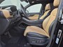 Hyundai Santa Fe 1.6 T-GDI PHEV Premium Plus Sky Automaat 5P. / Fabrieksgarantie tot 11-2027 / Trekhaak afneembaar / Dealer onderhouden / Trekgewicht 1.350 kg / head-up display / Panorama schuifdak / Stuur-, stoel- en achterbankverwarming / Apple Carplay Android / Rondomzicht camera /